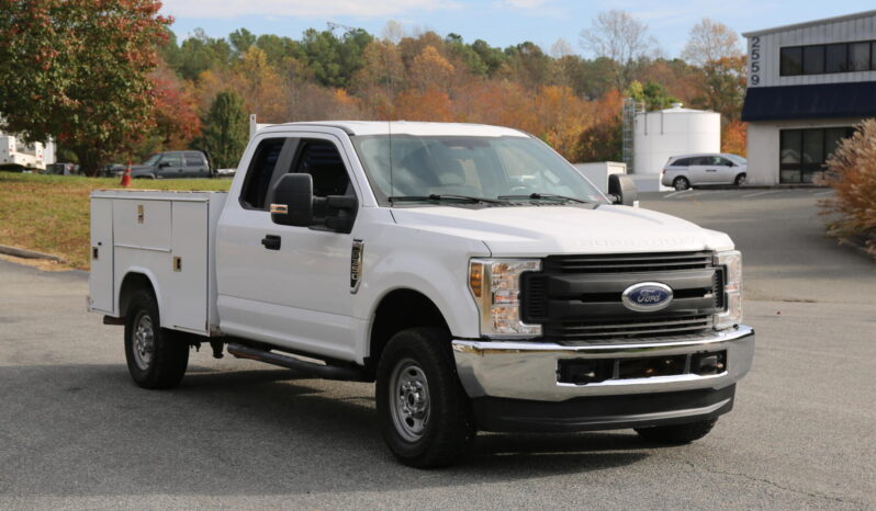 2019 Ford F-350 Service Truck, 4WD, 117k Miles, 9′ Reading Utility Bed, V8, 1 Owner full