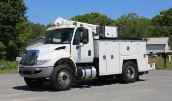 2015 International 4400, Cummins Diesel, Under CDL, Maintainer 10k 25′ Crane, Compressor, Drawers, 237k Miles full