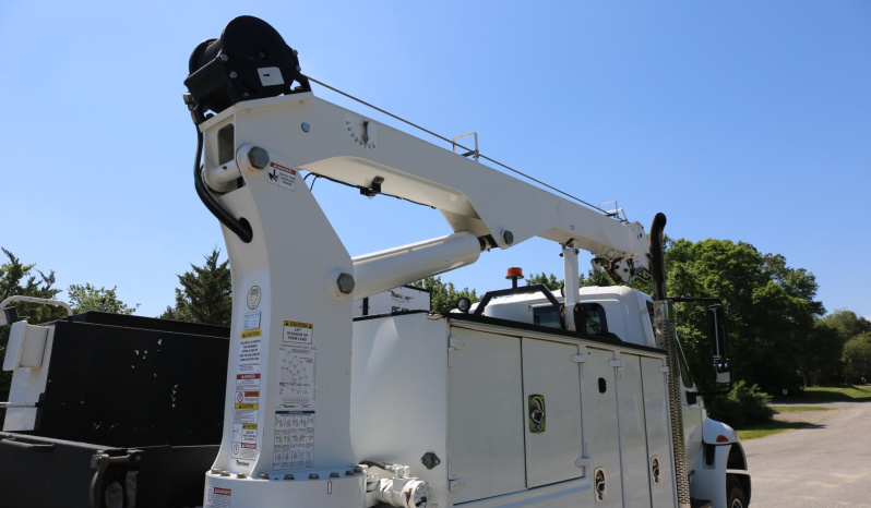 2015 International 4400, Cummins Diesel, Under CDL, Maintainer 10k 25′ Crane, Compressor, Drawers, 237k Miles full