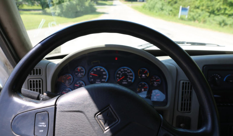 2015 International 4400, Cummins Diesel, Under CDL, Maintainer 10k 25′ Crane, Compressor, Drawers, 237k Miles full
