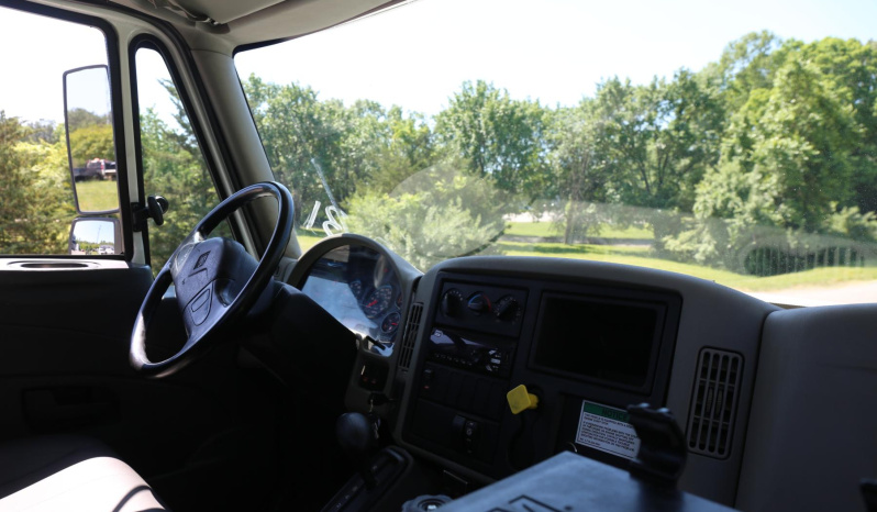 2015 International 4400, Cummins Diesel, Under CDL, Maintainer 10k 25′ Crane, Compressor, Drawers, 237k Miles full