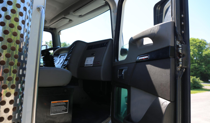2016 Kenworth T370 Mechanics Truck, PX9 350HP, Allison Auto, Air Ride Rear, 10k Autocrane, Miller Big Blue Welder, 230k Miles full