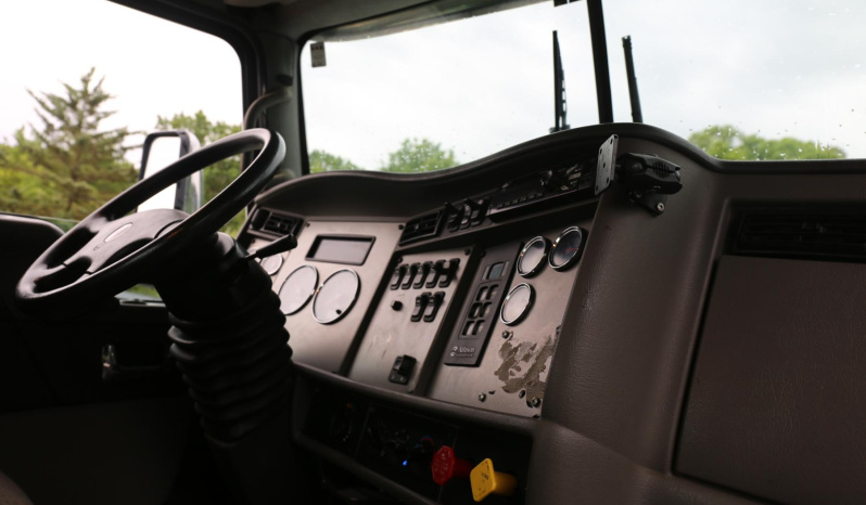 2018 Kenworth T370, PX9, 94k Miles, 3300 Hours, Summit 14′ Service Body, 10629 Crane, Mechanics Truck full