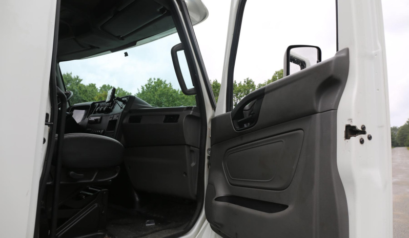 2019 International MV106, Extended Cab, Cummins Diesel, 12621 Crane, Air Ride, 160k Miles full