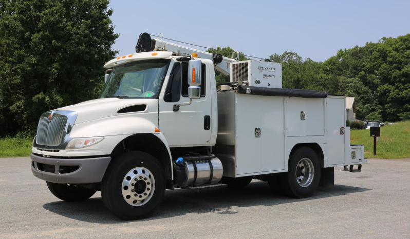 2018 International 4400, Under CDL, Cummins Diesel, Allison Auto, Air Ride Rear, STI 11′ Service Bed, Tiger 11k Crane full