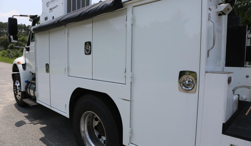 2018 International 4400, Under CDL, Cummins Diesel, Allison Auto, Air Ride Rear, STI 11′ Service Bed, Tiger 11k Crane full