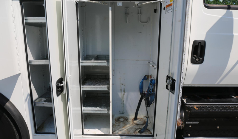 2018 International Mechanics Truck, Under CDL, Cummins Diesel, Air Ride Rear, Stellar 12621 Crane, Miller Welder, 151k Miles, 6k Hours full