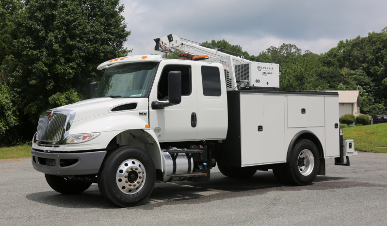 2019 International MV607 Extended Cab Service Truck, Cummins Diesel, Allison Auto, Air Ride, 170k Miles, Stellar 12621 Crane full