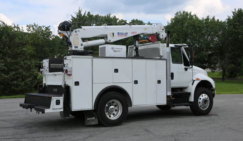 2018 International 4400 Service Truck, 6.7 Cummins, Under CDL, Air Ride, Stellar 12621 Crane, 255k Miles full