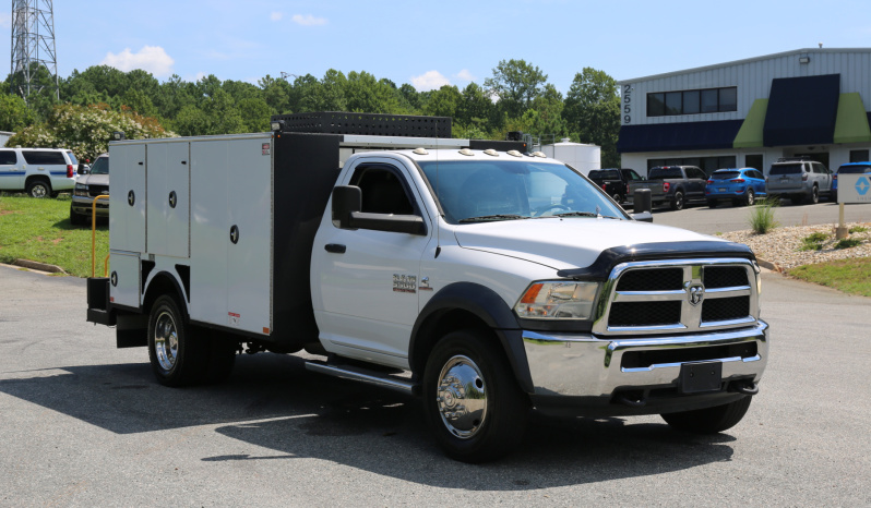 2018 Ram 5500 Cummins Diesel, 97k Miles, 4WD, Summit Lube Body, 4 120G Tanks, 11′ Bed full
