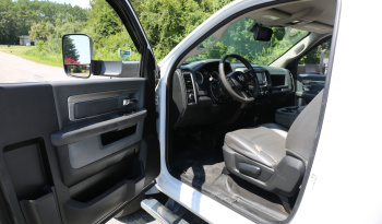 2018 Ram 5500 Cummins Diesel, 97k Miles, 4WD, Summit Lube Body, 4 120G Tanks, 11′ Bed full