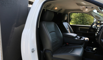 2018 Ram 5500 Cummins Diesel, 97k Miles, 4WD, Summit Lube Body, 4 120G Tanks, 11′ Bed full