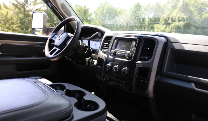 2018 Ram 5500 Cummins Diesel, 97k Miles, 4WD, Summit Lube Body, 4 120G Tanks, 11′ Bed full