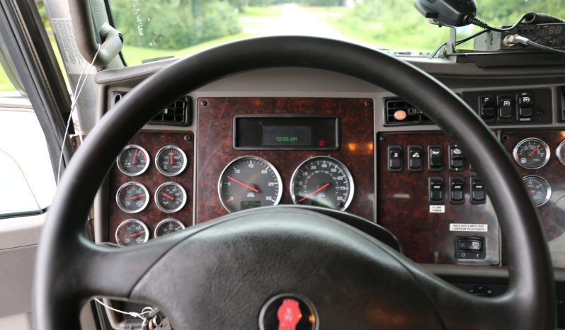 2017 Kenworth T370 Mechanics Truck, Paccar PX9 Diesel, TMAX 14′ Bed, Stellar 12630 Crane, 119k Miles, Eaton 8LL full