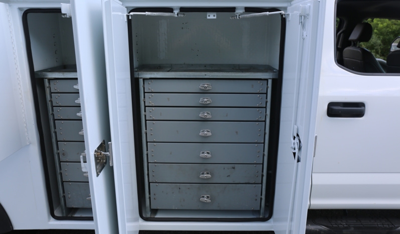 Pending Sale: 2022 Ford F-550 Crew Cab Service Truck, 11′ Stellar Mechanics Bed, 33k Miles, 4×4, 7621 Crane, Drawers full