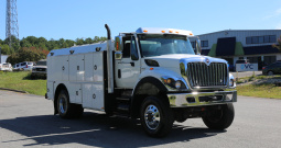 2013 International 7400 4×4 Lube Service Truck, Summit Lube Body, 140k Miles