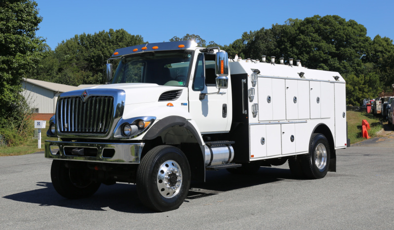 2013 International 7400 4×4 Lube Service Truck, Summit Lube Body, 140k Miles full