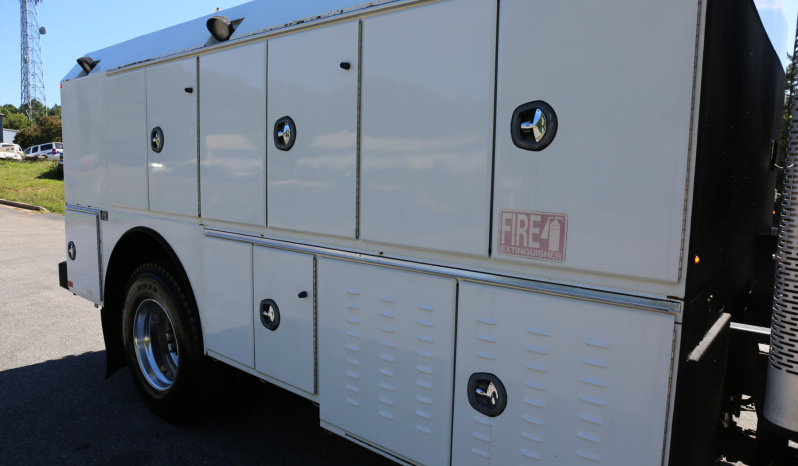 2013 International 7400 4×4 Lube Service Truck, Summit Lube Body, 140k Miles full