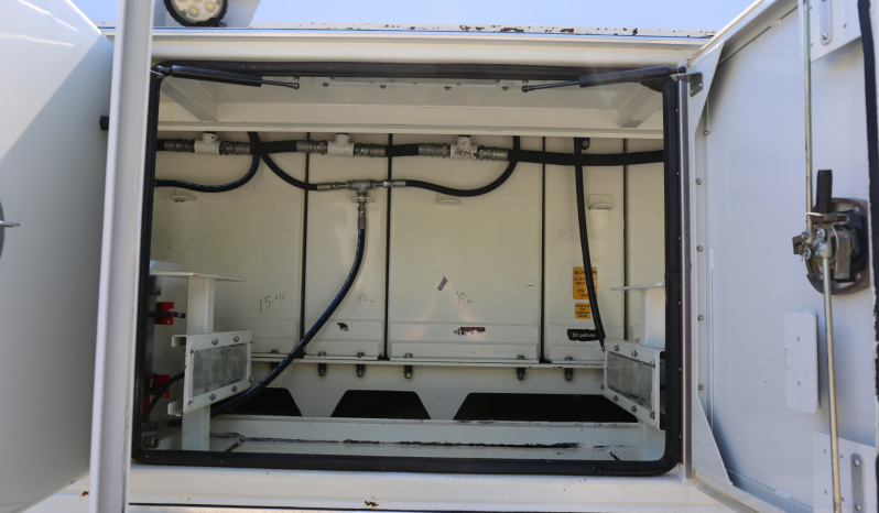 2013 International 7400 4×4 Lube Service Truck, Summit Lube Body, 140k Miles full