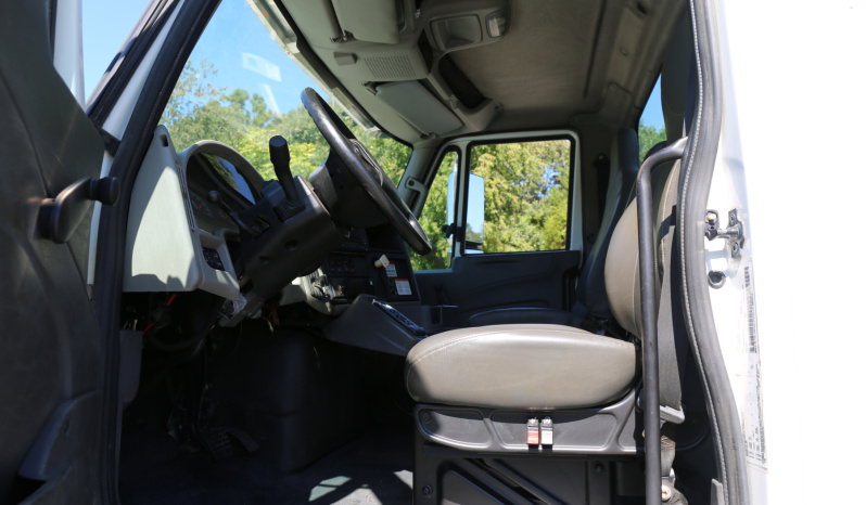2013 International 7400 4×4 Lube Service Truck, Summit Lube Body, 140k Miles full