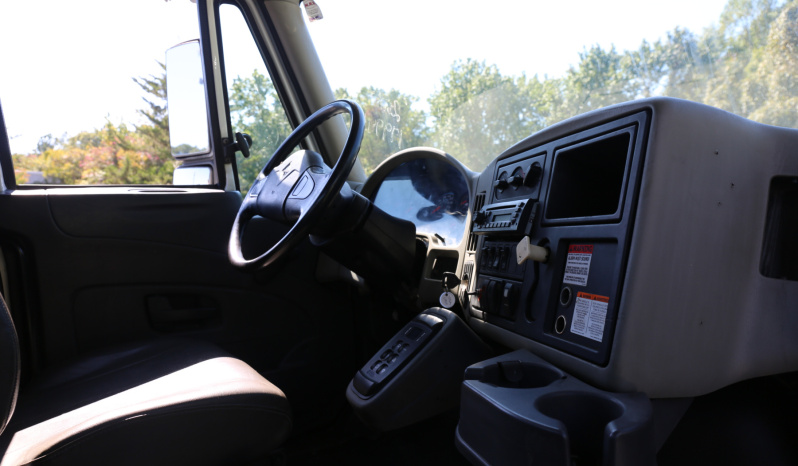 2013 International 7400 4×4 Lube Service Truck, Summit Lube Body, 140k Miles full
