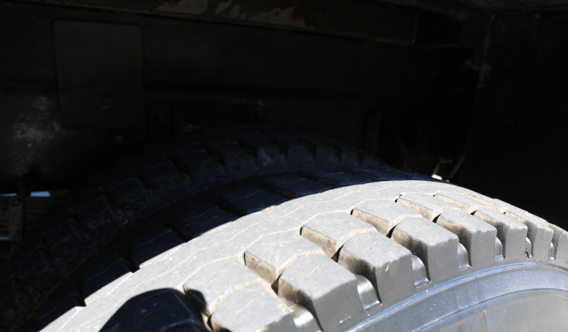 2013 International 7400 4×4 Lube Service Truck, Summit Lube Body, 140k Miles full