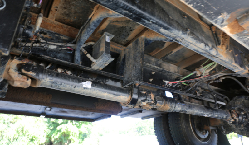 2013 International 7400 4×4 Lube Service Truck, Summit Lube Body, 140k Miles full