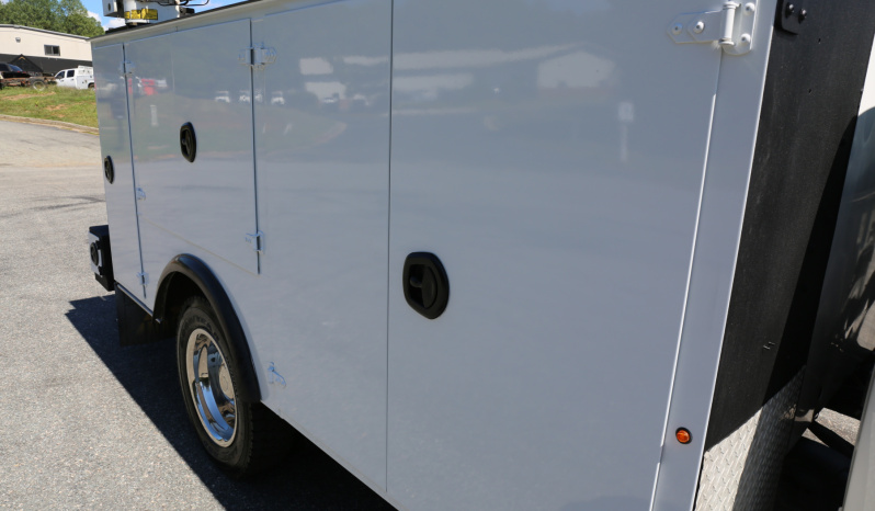 2022 Ford F-550 Service Truck, Crew Cab, IMT 11′ Bed, Three Section Product Tank, Welder, Compressor, 3200 IMT Crane, 4×4, 32k Miles full