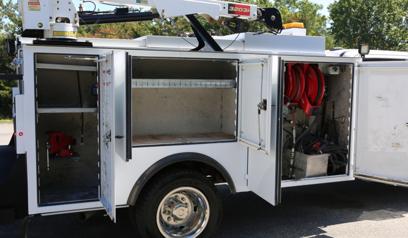 2022 Ford F-550 Service Truck, Crew Cab, IMT 11′ Bed, Three Section Product Tank, Welder, Compressor, 3200 IMT Crane, 4×4, 32k Miles full