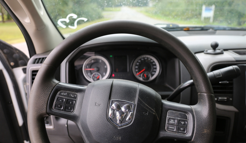 2018 Ram 5500, 4×4, 102k Miles, EnPak, Cummins Diesel, Stellar 7630 Crane, 11′ Adkins Service Body, Waste Oil Tank, Drawers full