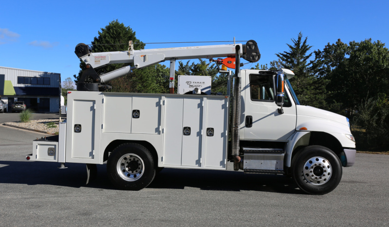2018 International 4400, Cummins 6.7, Under CDL, Air Ride, 11k Tiger Crane, 11′ STI Service Body, 157k Miles full