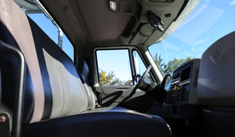 2018 International 4400, Cummins 6.7, Under CDL, Air Ride, 11k Tiger Crane, 11′ STI Service Body, 157k Miles full