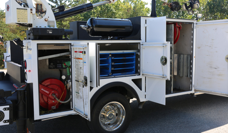 2022 Ford F-550 Service Truck, Extended Cab, IMT 7500-22 Series Crane, 4WD, Diesel, 35k Miles full