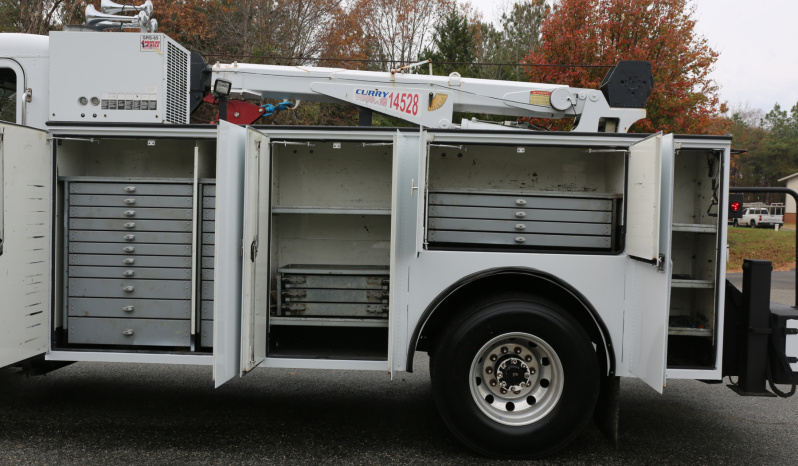 2007 Peterbilt 335 Mechanics Truck, 14′ Stellar Service Body, 14528 Series Crane, 170k Miles, 6 Speed, Cummins ISC Diesel full