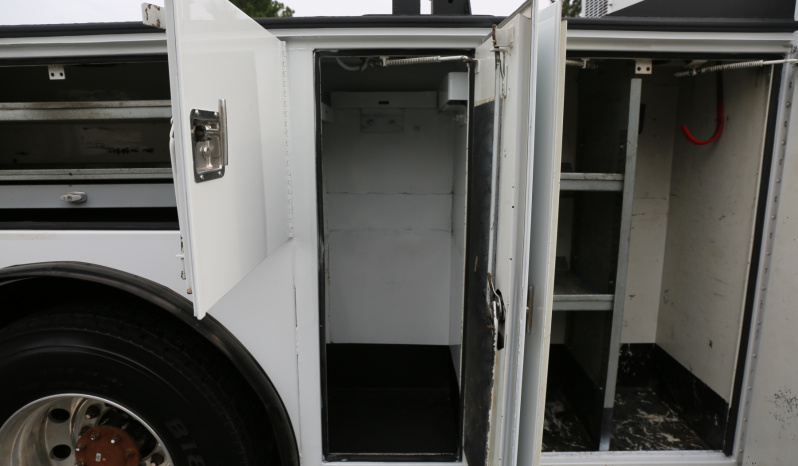 2007 Peterbilt 335 Mechanics Truck, 14′ Stellar Service Body, 14528 Series Crane, 170k Miles, 6 Speed, Cummins ISC Diesel full