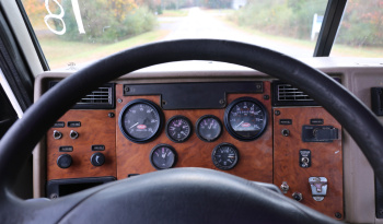 2007 Peterbilt 335 Mechanics Truck, 14′ Stellar Service Body, 14528 Series Crane, 170k Miles, 6 Speed, Cummins ISC Diesel full