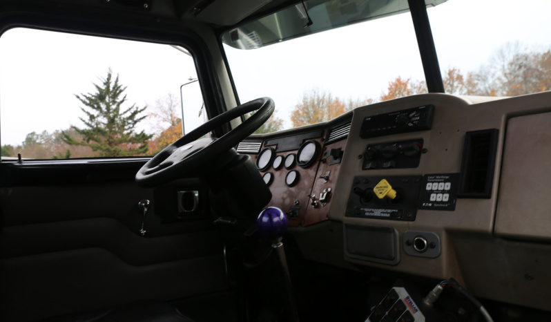 2007 Peterbilt 335 Mechanics Truck, 14′ Stellar Service Body, 14528 Series Crane, 170k Miles, 6 Speed, Cummins ISC Diesel full