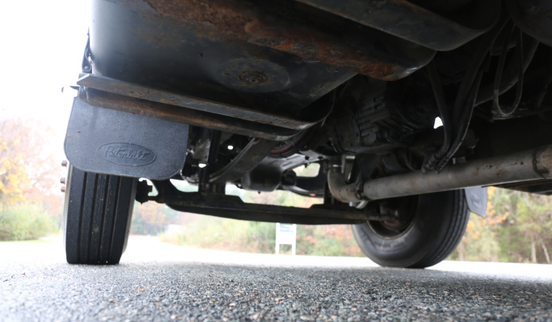 2007 Peterbilt 335 Mechanics Truck, 14′ Stellar Service Body, 14528 Series Crane, 170k Miles, 6 Speed, Cummins ISC Diesel full