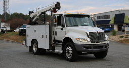 2018 International 4400 Service Truck, Under CDL, Air Ride Rear, 163k Miles, Cummins Diesel, Tiger 11k Crane
