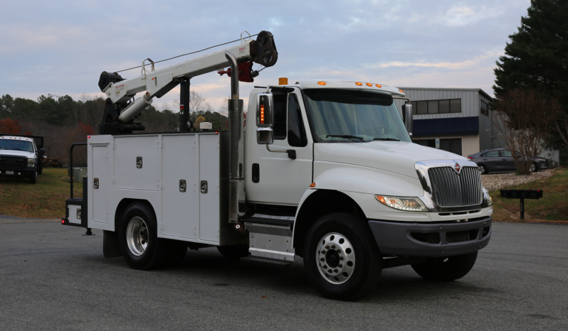 2018 International 4400 Service Truck, Under CDL, Air Ride Rear, 163k Miles, Cummins Diesel, Tiger 11k Crane full