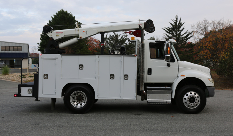 2018 International 4400 Service Truck, Under CDL, Air Ride Rear, 163k Miles, Cummins Diesel, Tiger 11k Crane full
