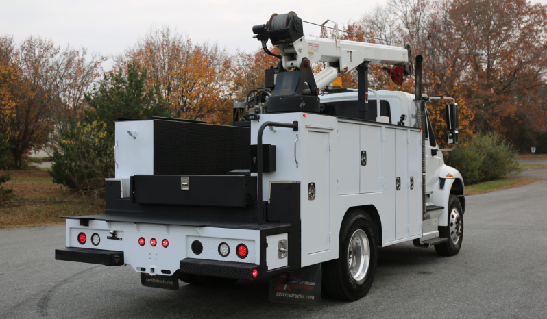2018 International 4400 Service Truck, Under CDL, Air Ride Rear, 163k Miles, Cummins Diesel, Tiger 11k Crane full
