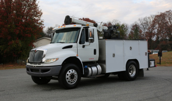 2018 International 4400 Service Truck, Under CDL, Air Ride Rear, 163k Miles, Cummins Diesel, Tiger 11k Crane full