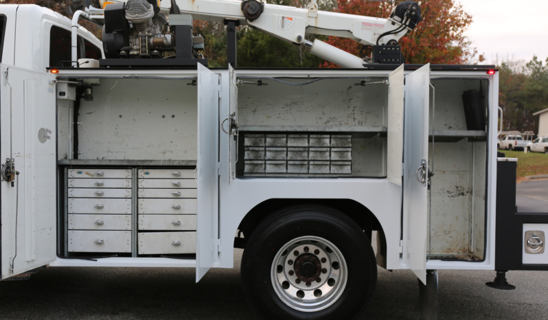 2018 International 4400 Service Truck, Under CDL, Air Ride Rear, 163k Miles, Cummins Diesel, Tiger 11k Crane full