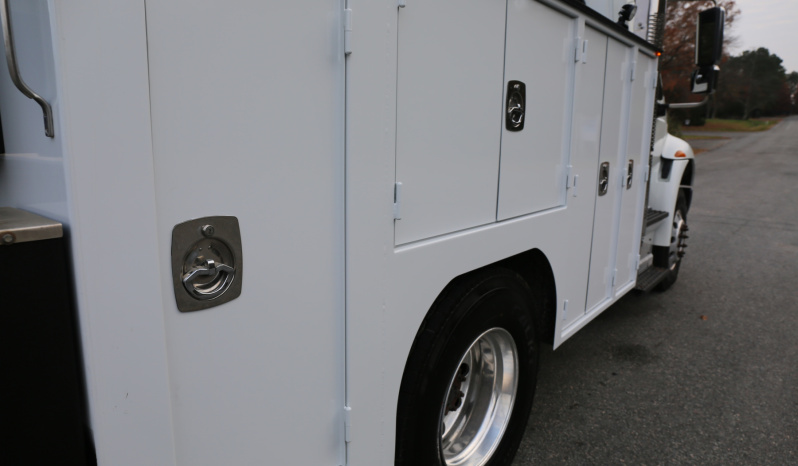 2018 International 4400 Service Truck, Under CDL, Air Ride Rear, 163k Miles, Cummins Diesel, Tiger 11k Crane full