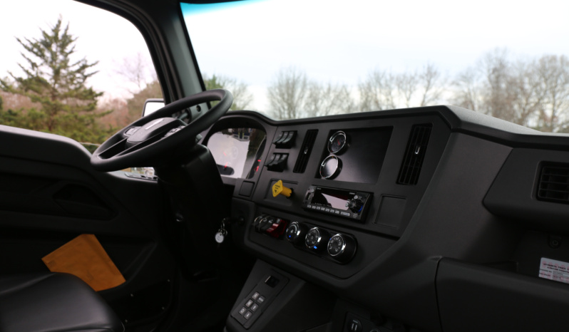 2026 Kenworth T280 Mechanics Truck, PX7 Diesel, Allison Auto, Air Ride, Under CDL, Maintainer Service Body and Crane full