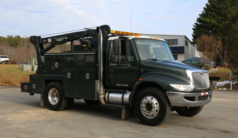 2002 International 4300 Service Truck, Under CDL, DT466, Eaton Manual, 228k Miles, Maintainer Mechanics Body, 8600# Crane full
