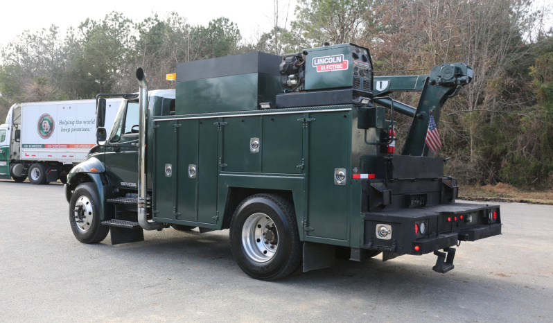 2002 International 4300 Service Truck, Under CDL, DT466, Eaton Manual, 228k Miles, Maintainer Mechanics Body, 8600# Crane full