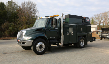 2002 International 4300 Service Truck, Under CDL, DT466, Eaton Manual, 228k Miles, Maintainer Mechanics Body, 8600# Crane full