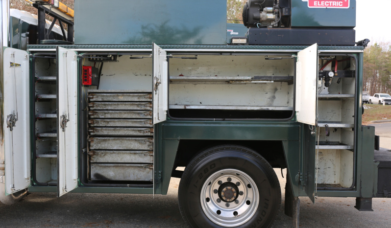 2002 International 4300 Service Truck, Under CDL, DT466, Eaton Manual, 228k Miles, Maintainer Mechanics Body, 8600# Crane full